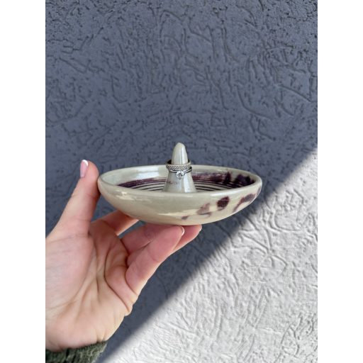 Burgundi Vibe Ring Holder
